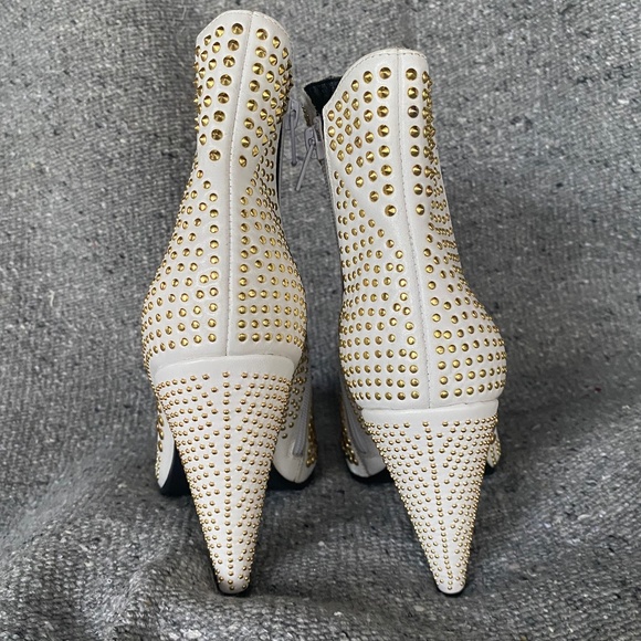 Jeffrey Campbell white ankle boots with gold studding - Picture 4 of 6